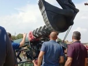 Kars’ta Devrilen Traktör Altında Can Pazarı