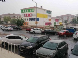 Meteoroloji Uyarmıştı: Tekirdağ’da Fındık Büyüklüğünde Dolu Yağdı