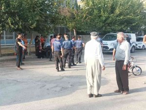 Yaşlı Adam Sokak Ortasında Bıçaklandı