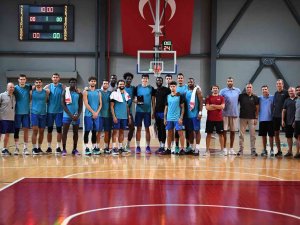 Berke Büyüktuncel Plaketle Ödüllendirildi
