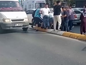 Eyüpsultan’da Trafikteki Sürücüler Arasında Yol Verme Kavgası Kamerada