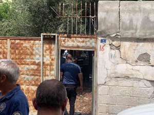 Kullanılmayan Evin Bahçesinde Başından Vurulmuş Olarak Bulundu