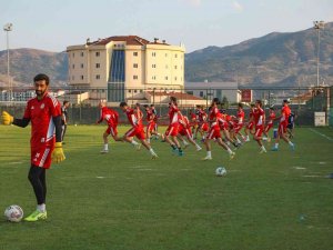 Afyonkarahisar’a 100’den Fazla Futbol Takımı Kamp İçin Gelecek