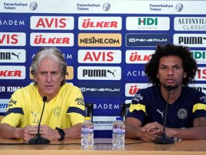 Jorge Jesus: "Gruplara Kalmayı Garantilemek İstiyoruz"