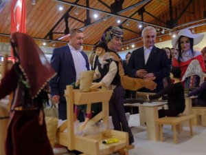 500’ün Üzerinde Eserin Yer Aldığı Sergiye Yoğun İlgi