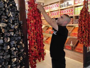 Tarihi Çarşıda Renk Cümbüşü