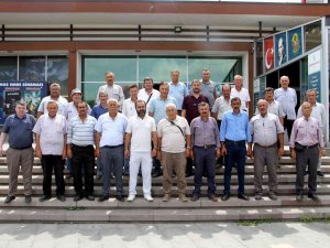 Muhtarlar, Tayini Çıkan Kaymakam İçin Bir Araya Gelip İmza Topladı