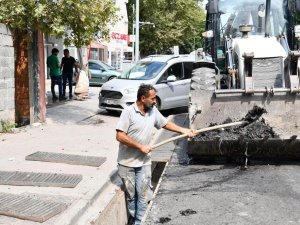 Yalova Altınova’da Yağışlar Öncesinde Yağmur Suyu Kanalları Temizlendi