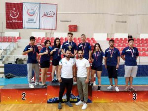 Yenimahalle Kayseri’de Madalyaları Topladı
