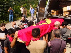 Mezarlıktaki Gösteriye Polis Müdahale Etti: 9 Gözaltı