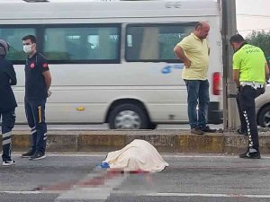Bisikletiyle Yolun Karşısına Geçmek İsterken Canından Oldu
