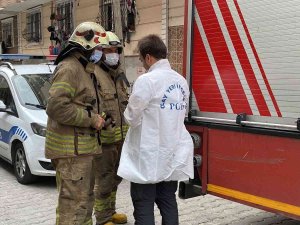 Evinden Kokular Gelen 60 Yaşındaki Adam Ölü Bulundu