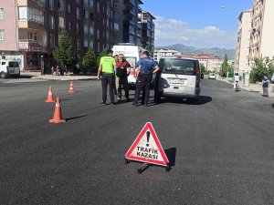 Hafif Ticari Aracın Çarptığı Yaya Yaralandı