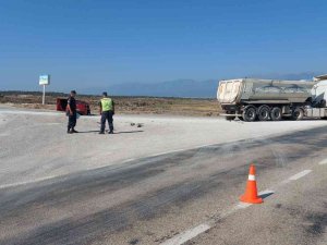 Hatay’da Tır İle Çırpışan Otomobilin Sürücüsü Yaralandı