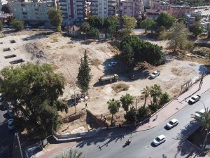 Tarsus Kent Meydanına Kavuşuyor