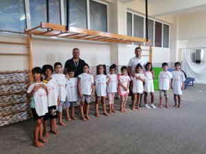 Didimli Genç Sporculara Tişört Sürprizi