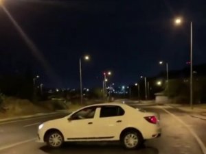 Pendik’te Hem Drift Yaptı, Hem De Kayda Alan Arkadaşının Üzerine Otomobilini Sürdü