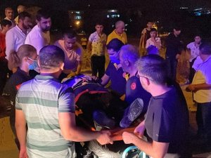 Otomobil İle Elektrikli Bisiklet Çarpıştı: 1 Yaralı