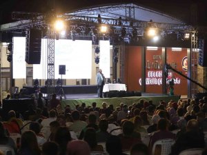 Hayati İ̇nanç İlk Kez Katıldığı Festivalde Hemşerileriyle Buluştu