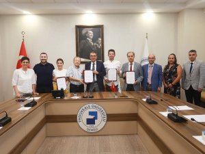 Paü’de Konferans Salonuna Melek Sözkesen’in İsmi Verildi