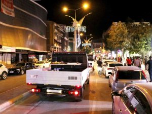 Van Büyükşehir Zabıtasının Seyyar Satıcılarla Mücadelesi Sürüyor