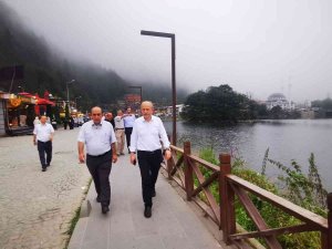 Çevre Şehircilik Ve İ̇klim Değişikliği Bakan Yardımcısı Hasan Suver Uzungöl’e Bir Ziyarette Bulundu