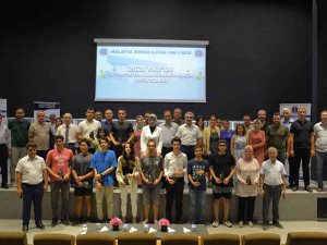 Yks’de Dereceye Girenler Ödüllendirildi