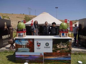 Ahlat Ve Malazgirt’te Diyarbakır Çadırına Yoğun İlgi