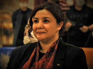 Ak Parti’li Ünsal’dan Sanatçı Gülşen’e İmam Hatip Tepkisi