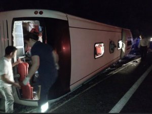 Denizli’de Yolcu Otobüsü Devrildi