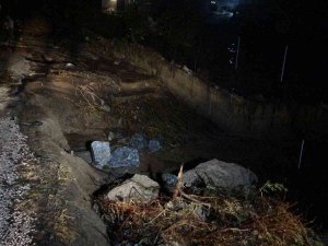 Şiddetli Yağış Sonrası Çanakkale’de Köy Yolu Göçtü