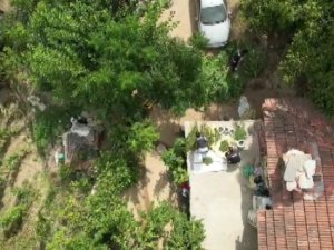 İ̇zmir’de Zehir Tacirinin Adresine Dron Destekli Operasyon