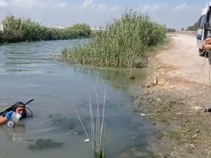 Araçla Çarpılıp Bıçaklanarak Öldürülmüştü... Kurbağa Adamlar, Cinayet Silahı Bıçağı Derede Buldu