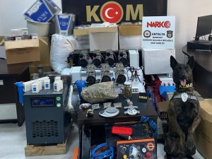 Antalya’da Uyuşturucu Ve Kaçak Sigara Operasyonuna 1 Tutuklama