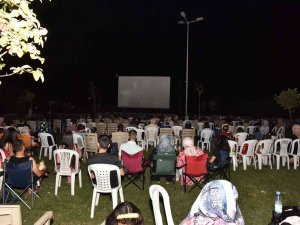 "Düğün Dernek 2" Filmini Kartepeliler Çok Sevdi