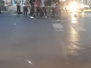 Komşuların Küfür Tartışmasında Ortalık Savaş Alanına Döndü: 2 Yaralı