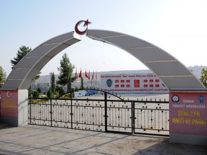12 Polisin Adı Şehit Edildikleri Yerde Yapılan Anıt Ve Parkta Yaşatılıyor