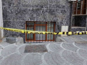 Gaziosmanpaşa’da Çifte Cinayet: Eski Karısını Ve Kuzenini Öldürdü