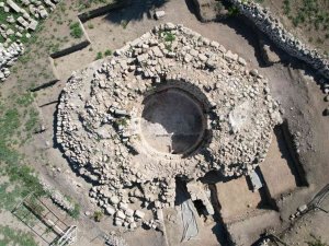 Aratos’un Anıt Mezarının Altında Başka Bir Yapıya Ulaşıldı