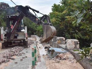 Şeyh Edebali Türbesi’ne Giden Yol Araç Trafiğine Kapatılıyor