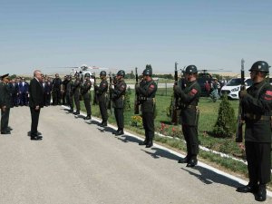 Cumhurbaşkanı Erdoğan: “Vatanımızı Bölmeye, Devletimizi Yıkmaya Çalışan Hiç Kimsenin Gözünün Yaşına Bakmayız”