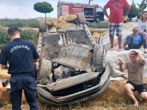 Şarampole Devrilen Otomobildeki 3 Kişi Yaralandı