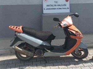 Çalıntı Motosikletle Kontrol Noktasından Kaçan Sürücü, İkinci Kontrol Noktasında Yakalandı
