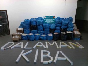 Uçaktaki 49 Yolcunun Anlaşarak Sokmaya Çalıştığı 75 Bin Paket Elektronik Sigara Kartuşu Yakalandı