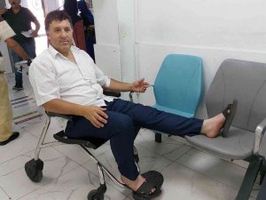 Araçların Sibop Kapaklarını Söken Çocukları Uyarınca Bıçaklandı