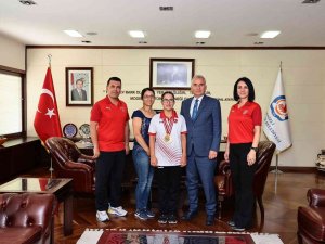 Türkiye Şampiyonu Elfin Milli Takım Yolcusu
