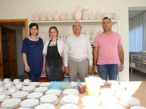 Başkan Güder, El Emeği Göz Nuru Eserleri İnceledi