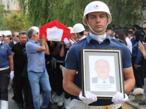 Trafik Kazasında Hayatını Kaybeden Polis Memuru İçin Tören Düzenlendi