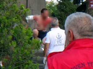 Kendine Zarar Veren Şahsı Polis Etkisiz Hale Getirdi