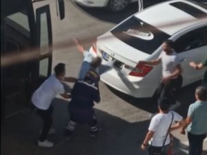 Aksaray’da Şoförlerin Yol Verme Tartışması Sopalı Kavgaya Dönüştü